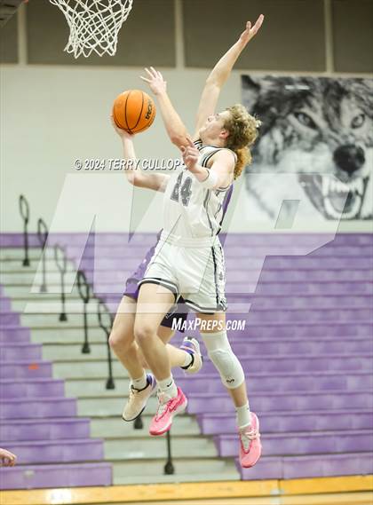 Thumbnail 1 in Desert Hills vs. Tooele (Riverton Holiday Tournament) photogallery.