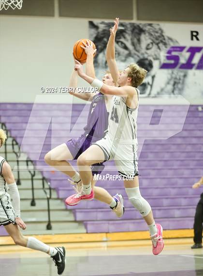 Thumbnail 1 in Desert Hills vs. Tooele (Riverton Holiday Tournament) photogallery.