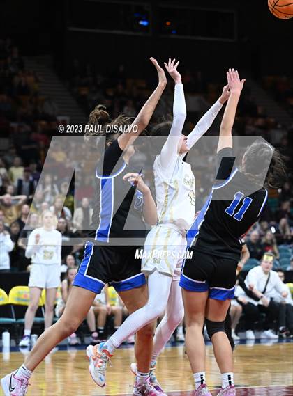 Thumbnail 2 in Grandview vs. Monarch (CHSAA 6A Final) photogallery.