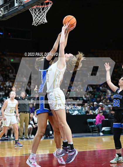 Thumbnail 2 in Grandview vs. Monarch (CHSAA 6A Final) photogallery.