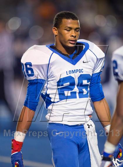 Thumbnail 2 in Lompoc @ Chaminade (CIF SS Semifinal) photogallery.