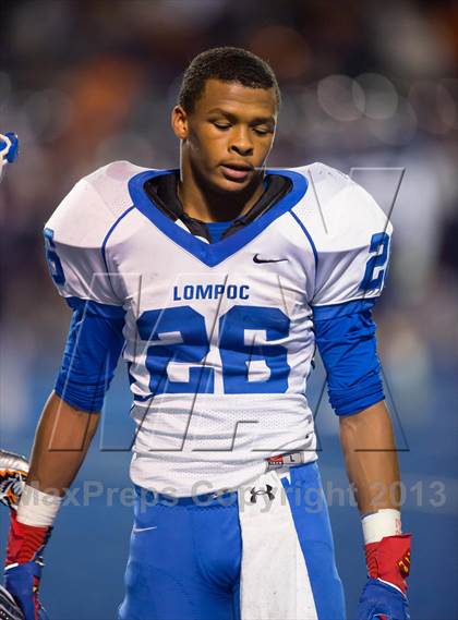 Thumbnail 3 in Lompoc @ Chaminade (CIF SS Semifinal) photogallery.
