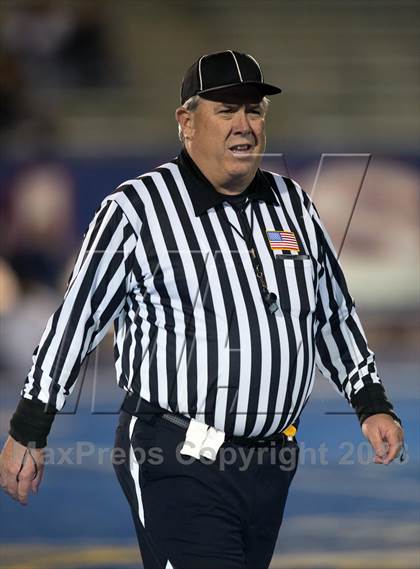 Thumbnail 2 in Lompoc @ Chaminade (CIF SS Semifinal) photogallery.