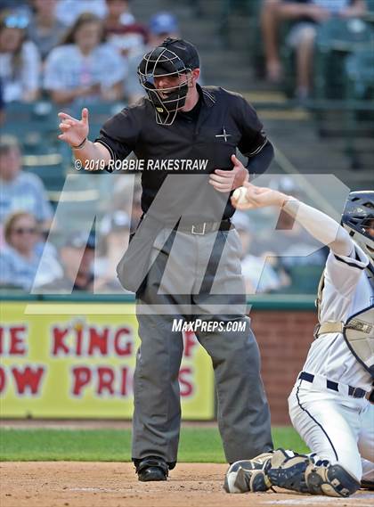 Thumbnail 1 in Trinity vs. Flower Mound (UIL 6A Regional Semifinal) photogallery.