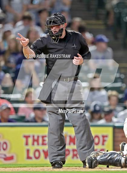 Thumbnail 2 in Trinity vs. Flower Mound (UIL 6A Regional Semifinal) photogallery.