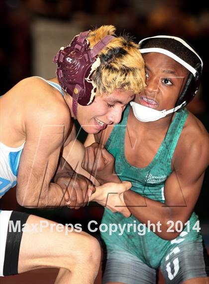 Thumbnail 1 in NYSPHSAA Championships (Division I Semifinals) photogallery.