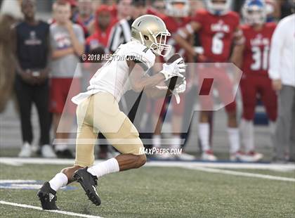 Thumbnail 3 in Long Beach Poly vs. Los Alamitos photogallery.