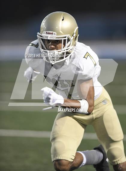 Thumbnail 3 in Long Beach Poly vs. Los Alamitos photogallery.