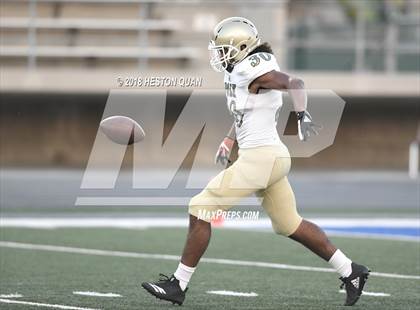 Thumbnail 1 in Long Beach Poly vs. Los Alamitos photogallery.