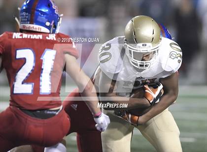 Thumbnail 3 in Long Beach Poly vs. Los Alamitos photogallery.