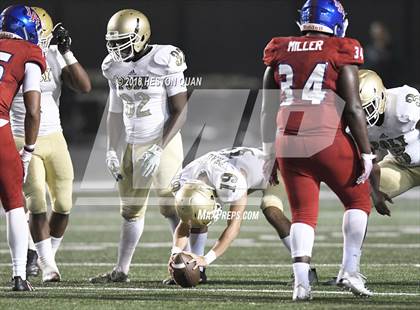 Thumbnail 3 in Long Beach Poly vs. Los Alamitos photogallery.
