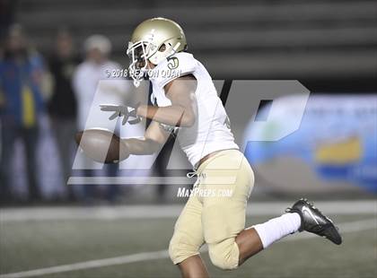Thumbnail 2 in Long Beach Poly vs. Los Alamitos photogallery.