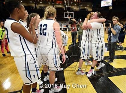 Thumbnail 3 in Evergreen vs. Valor Christian (CHSAA 4A Final) photogallery.