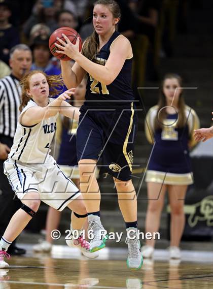 Thumbnail 1 in Evergreen vs. Valor Christian (CHSAA 4A Final) photogallery.
