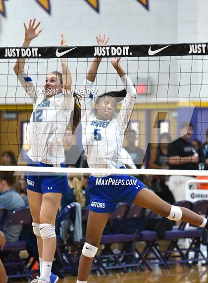 Thumbnail 2 in Marymount vs. Xavier College Prep (Durango Fall Championship) photogallery.