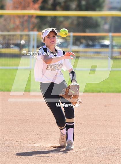 Thumbnail 3 in Legend vs. Rock Canyon (CHSAA 5A Region 2 Playoff) photogallery.