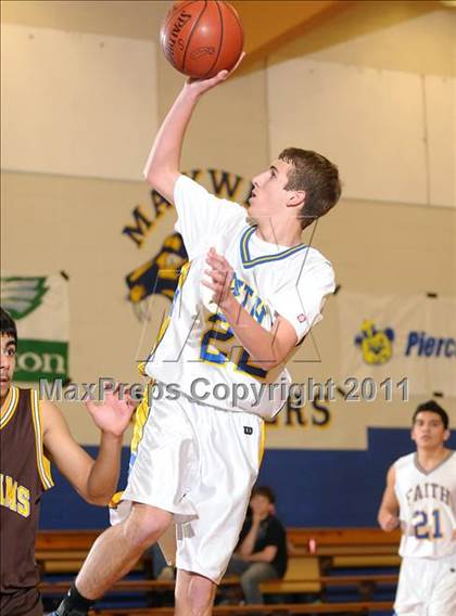 Thumbnail 1 in Williams vs. Faith Christian (Irene Wells Memorial Invitational) photogallery.
