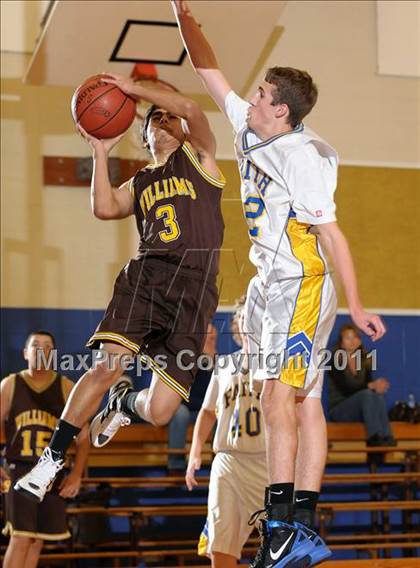Thumbnail 2 in Williams vs. Faith Christian (Irene Wells Memorial Invitational) photogallery.