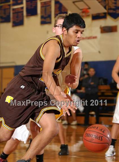 Thumbnail 3 in Williams vs. Faith Christian (Irene Wells Memorial Invitational) photogallery.