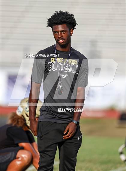 Thumbnail 2 in Mulberry @ George Jenkins photogallery.