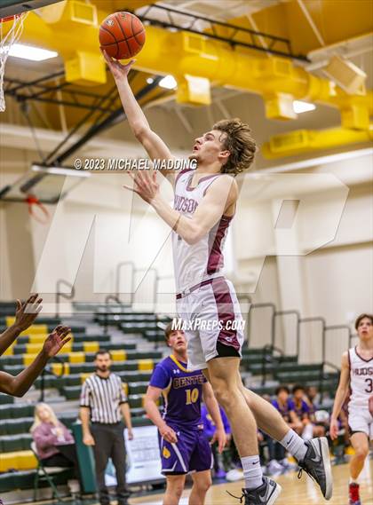 Thumbnail 1 in Center vs Hudson (International Paper Classic) photogallery.