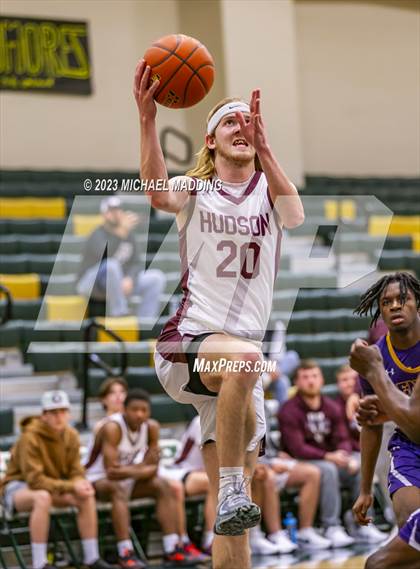 Thumbnail 2 in Center vs Hudson (International Paper Classic) photogallery.