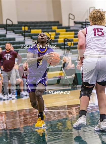 Thumbnail 2 in Center vs Hudson (International Paper Classic) photogallery.