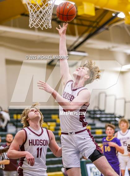 Thumbnail 1 in Center vs Hudson (International Paper Classic) photogallery.