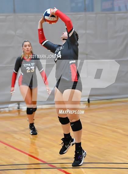 Thumbnail 2 in Bishop Gorman vs. Mater Dei (Nike Tournament of Champions)   photogallery.