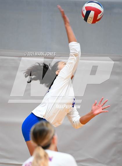 Thumbnail 2 in Bishop Gorman vs. Mater Dei (Nike Tournament of Champions)   photogallery.