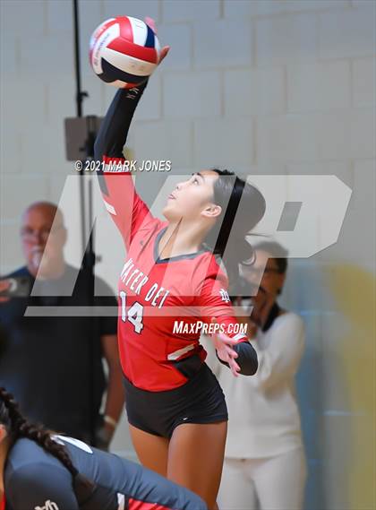 Thumbnail 3 in Bishop Gorman vs. Mater Dei (Nike Tournament of Champions)   photogallery.