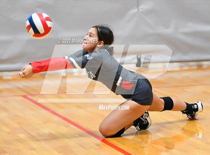 Thumbnail 2 in Bishop Gorman vs. Mater Dei (Nike Tournament of Champions)   photogallery.