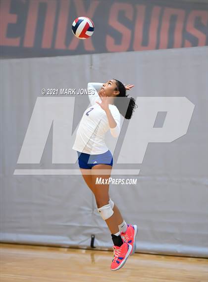 Thumbnail 3 in Bishop Gorman vs. Mater Dei (Nike Tournament of Champions)   photogallery.