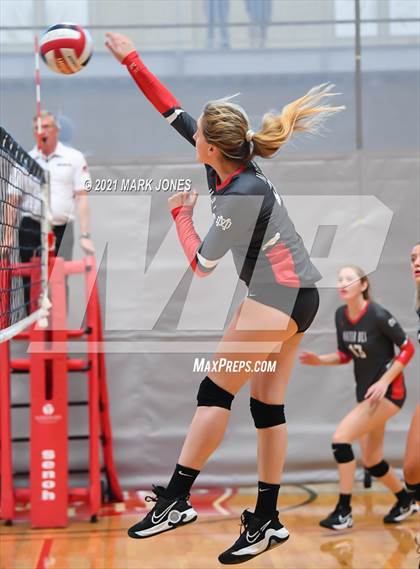 Thumbnail 1 in Bishop Gorman vs. Mater Dei (Nike Tournament of Champions)   photogallery.