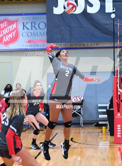 Thumbnail 1 in Bishop Gorman vs. Mater Dei (Nike Tournament of Champions)   photogallery.