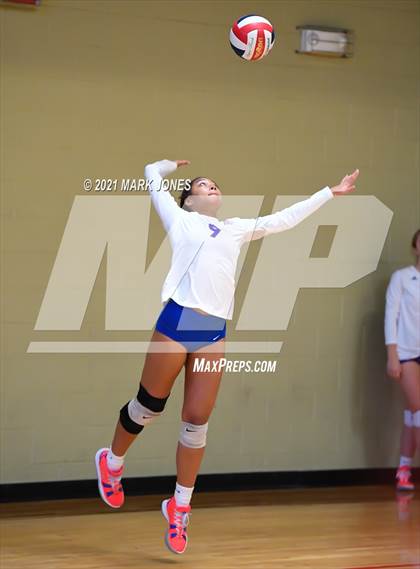 Thumbnail 2 in Bishop Gorman vs. Mater Dei (Nike Tournament of Champions)   photogallery.