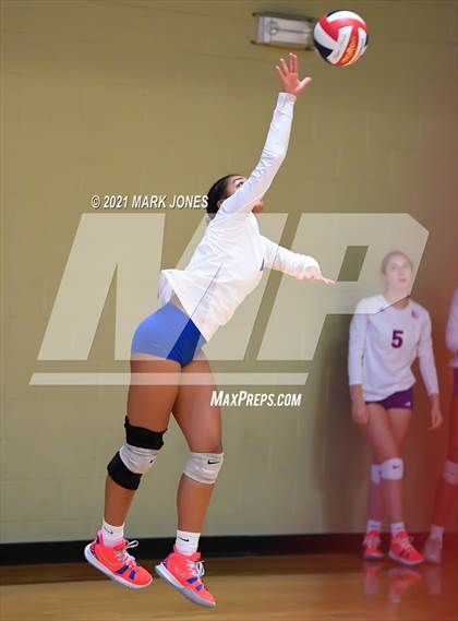 Thumbnail 1 in Bishop Gorman vs. Mater Dei (Nike Tournament of Champions)   photogallery.
