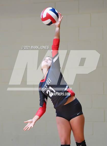 Thumbnail 1 in Bishop Gorman vs. Mater Dei (Nike Tournament of Champions)   photogallery.