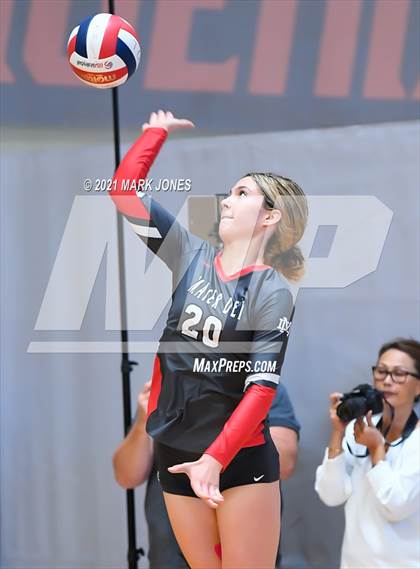 Thumbnail 3 in Bishop Gorman vs. Mater Dei (Nike Tournament of Champions)   photogallery.