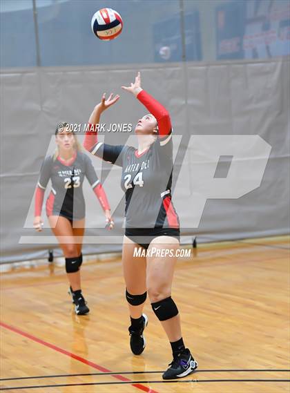 Thumbnail 1 in Bishop Gorman vs. Mater Dei (Nike Tournament of Champions)   photogallery.