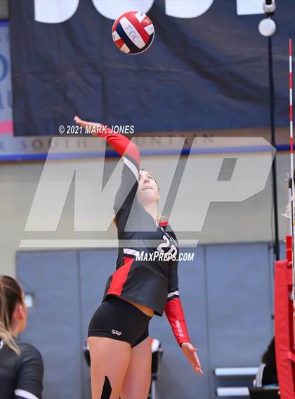 Thumbnail 1 in Bishop Gorman vs. Mater Dei (Nike Tournament of Champions)   photogallery.