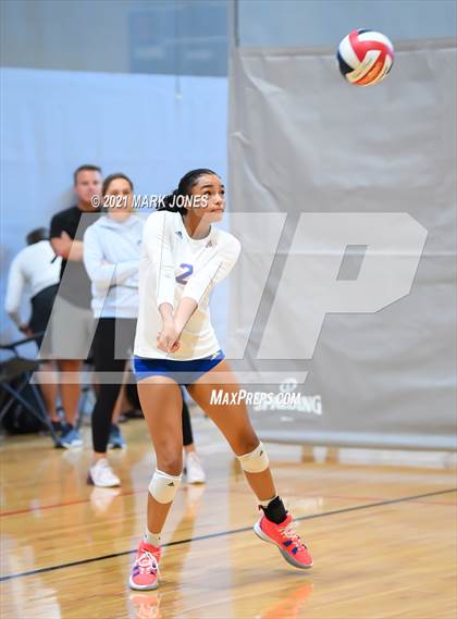 Thumbnail 1 in Bishop Gorman vs. Mater Dei (Nike Tournament of Champions)   photogallery.