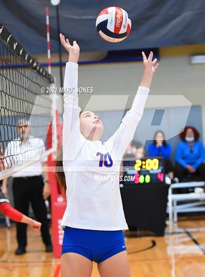 Thumbnail 2 in Bishop Gorman vs. Mater Dei (Nike Tournament of Champions)   photogallery.