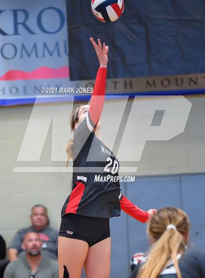 Thumbnail 3 in Bishop Gorman vs. Mater Dei (Nike Tournament of Champions)   photogallery.