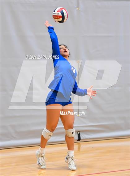 Thumbnail 2 in Bishop Gorman vs. Mater Dei (Nike Tournament of Champions)   photogallery.