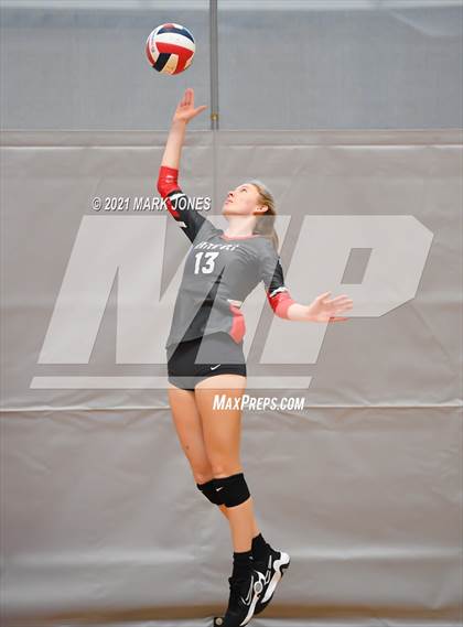 Thumbnail 2 in Bishop Gorman vs. Mater Dei (Nike Tournament of Champions)   photogallery.