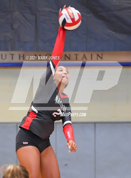 Thumbnail 1 in Bishop Gorman vs. Mater Dei (Nike Tournament of Champions)   photogallery.