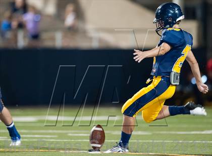 Thumbnail 3 in Prepa Tech vs Highland Park photogallery.