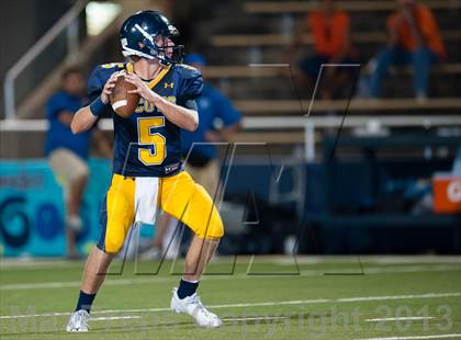 Thumbnail 1 in Prepa Tech vs Highland Park photogallery.