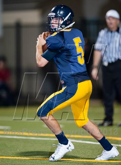 Thumbnail 2 in Prepa Tech vs Highland Park photogallery.